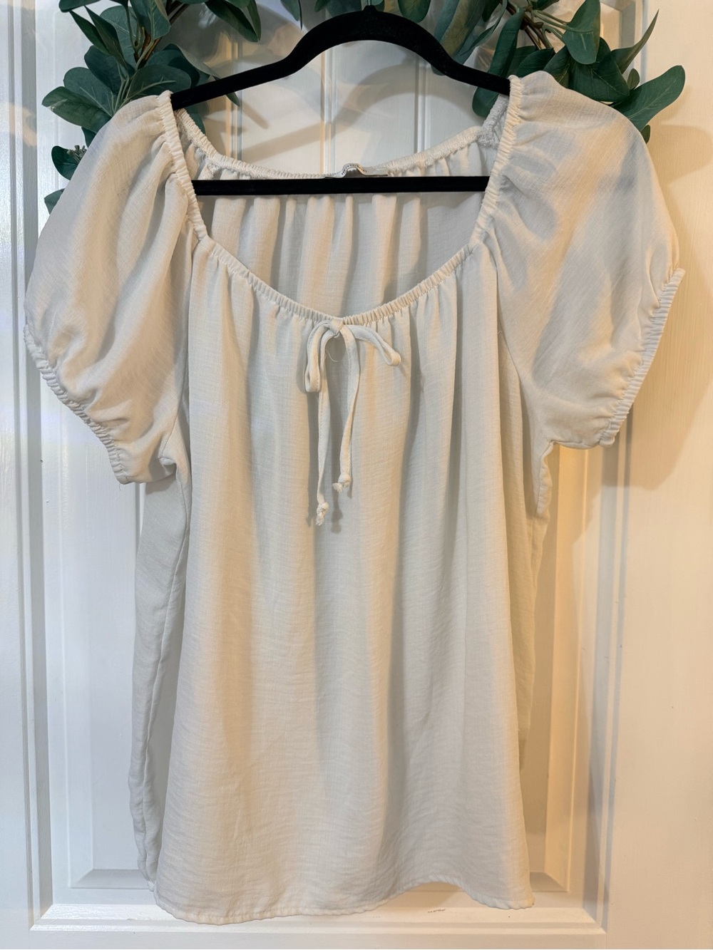 🌿4/$25 • mandee White Puff-Sleeve Peasant Blouse